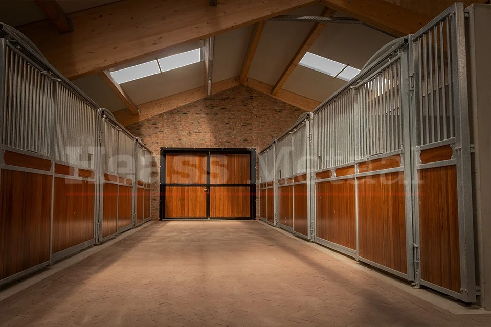 Heass Metaal | Paardenboxen - Buitenstallen - Stalen trappen - Constructies - 2