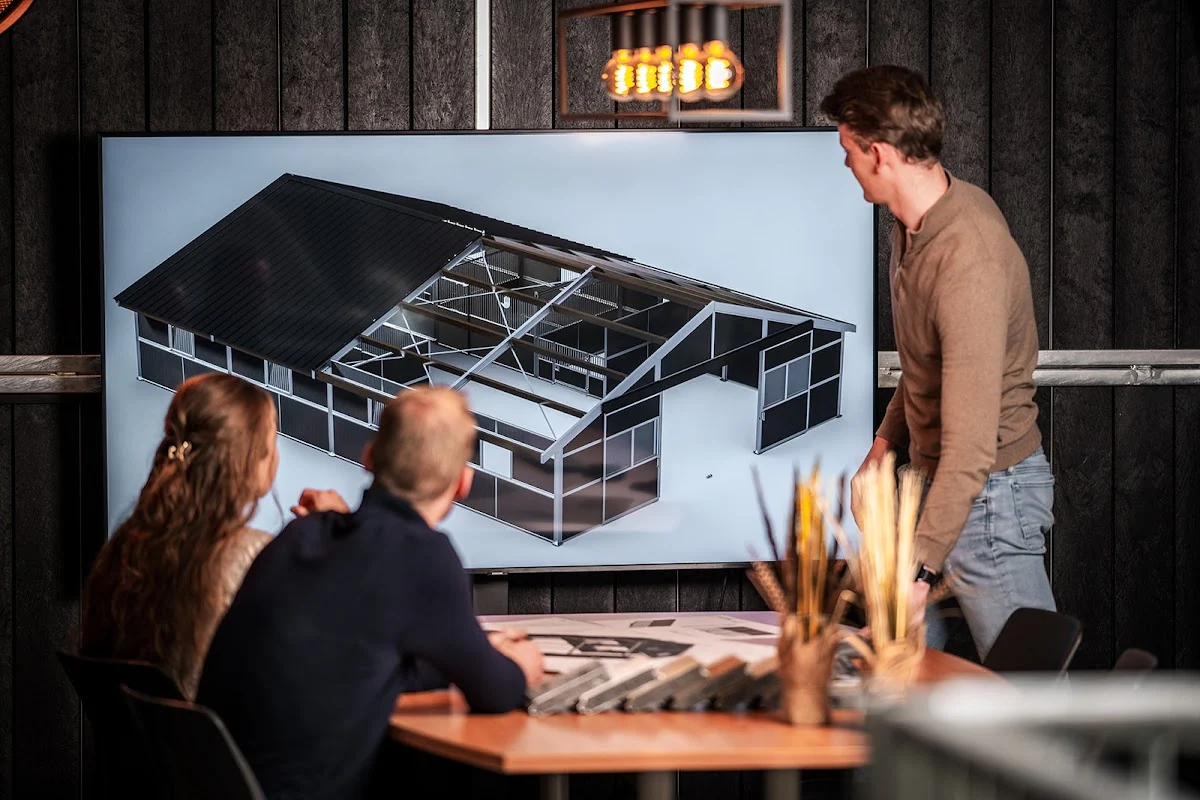 Heass Metaal | Paardenboxen - Buitenstallen - Stalen trappen - Constructies