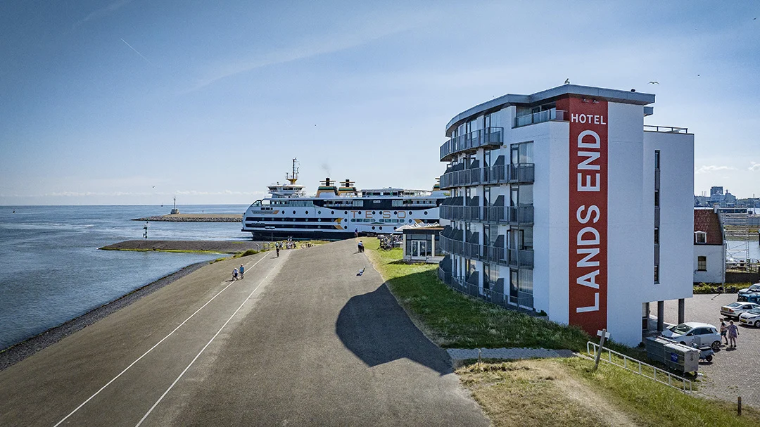 Hotel Lands End