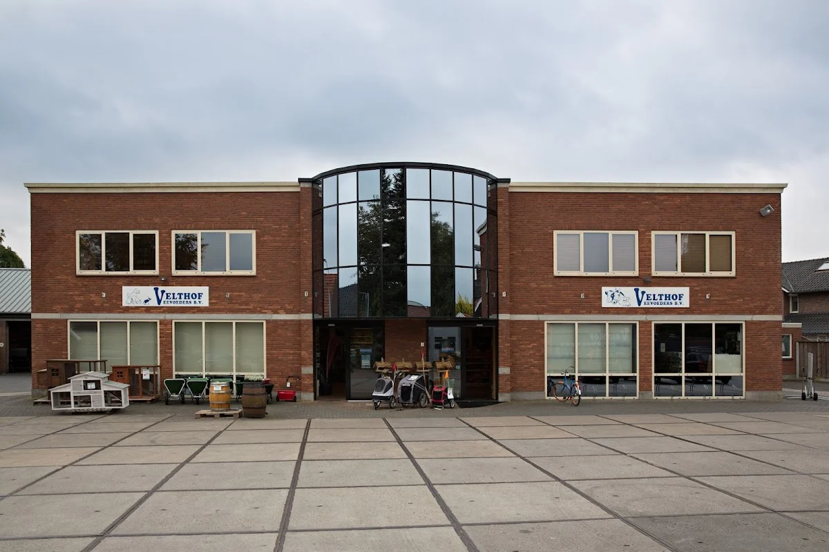 Velthof Voeders en Ruitersport | Grote dierenwinkel